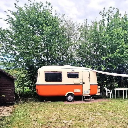 Campingplatz Paus'art Deco Villemer (Seine-et-Marne)